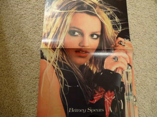 Britney Spears teen magazine poster clipping Bravo Rocking the micophone Bop