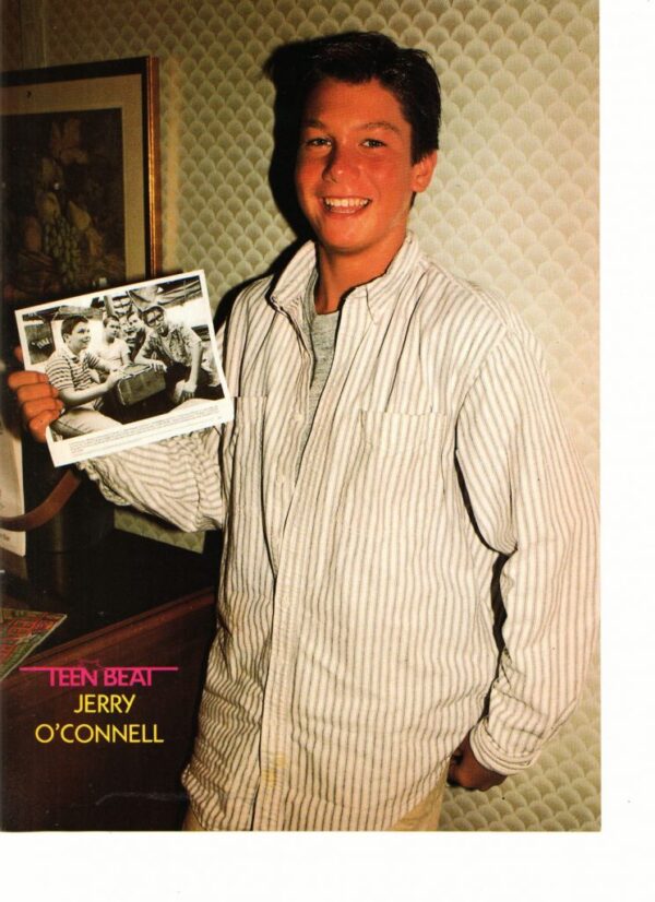 Jerry O'connell holding Stand By Me photo