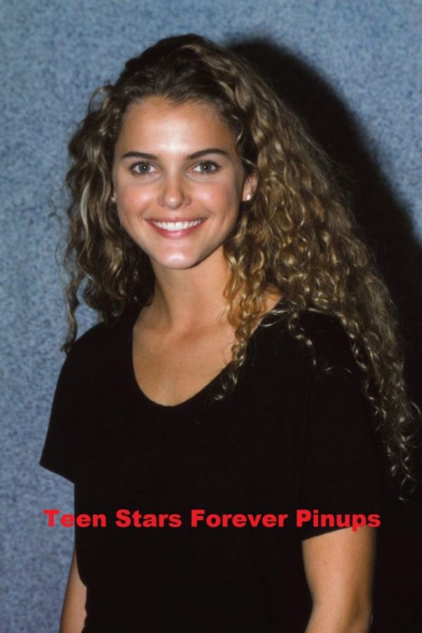 Keri Russell black shirt teen idol Malibu Shores photo pre fame