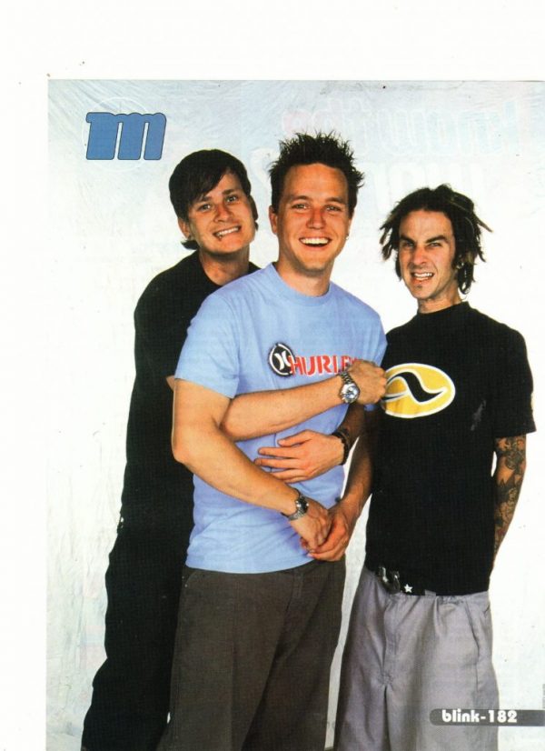 bLINK 182 GIVING A HUGE m MAGAZINE