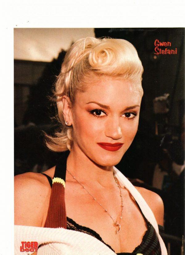 Gwen Stefani hair up