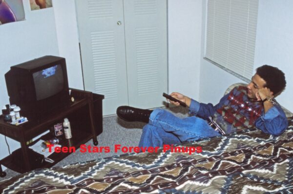 Howie Dorough Backstreet Boys 4x6 or 8x10 photo pre fame 1994 home watching tv on a couch rare
