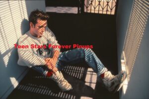 Luke Perry closet Beverly Hills 90210 looking down
