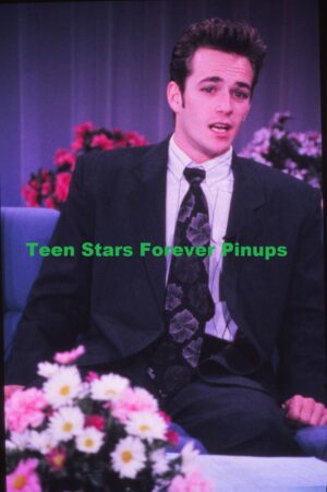 Luke Perry confused look tv show suit tie Beverly Hills 90210