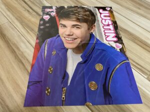 Justin Bieber One Direction teen magazine poster blue shirt Pretty Girl magazine