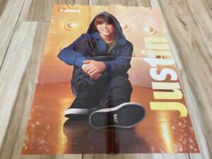 Selena Gomez Justin Bieber teen magazine poster clipping Twist cuddly teen idols