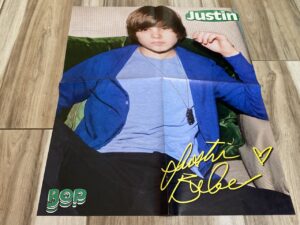 Justin Bieber Victoria Justice teen magazine poster blue shirt Bop open legs