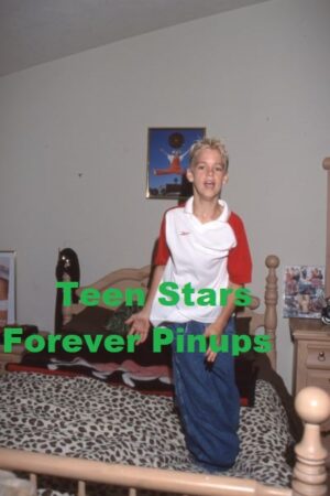 Aaron Carter 4×6 or 8×10 Photo vintage picture celebrity pix 90's teen idols promo photo shoot modeling home The Carters bed jumping pop star Rip