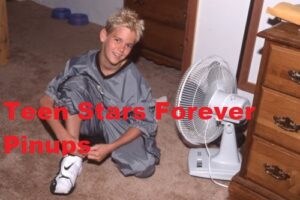 Aaron Carter 4×6 or 8×10 Photo vintage picture celebrity pix 90's teen idols promo photo shoot modeling home The Carters shoes fan bedroom pop star