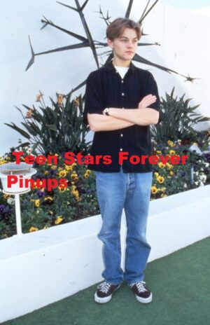 Leonardo Dicaprio 4×6 or 8×10 Photo vintage picture celebrity pix 90's teen idols promo photo shoot Titanic full body jeans modeling