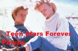 River Phoenix 4×6 or 8×10 Photo vintage picture celebrity pix 80's teen idols outside