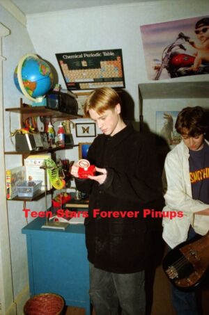Devon Sawa 4x6 or 8x10 Photo Night of the Twisters 1996 behind the scenes looking down bedroom