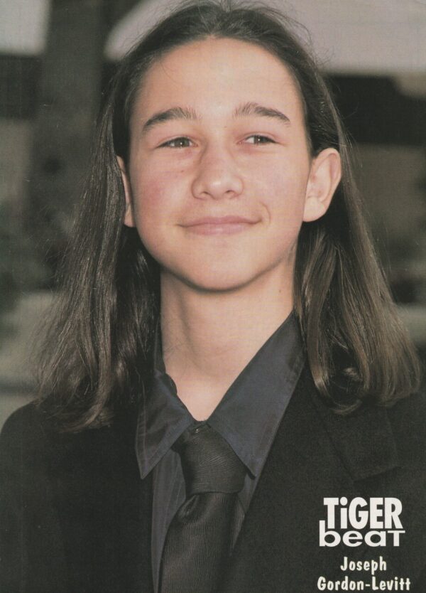 Joey Gordon Levitt teen magazine pinup Tiger Beat suit and tie teen idols