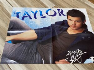 Taylor Lautner Selena Gomez teen magazine poster laying down M sexy pose
