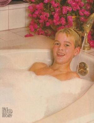 Aaron Carter teen magazine magazine pinup clipping Bop Life Story shirtless bath