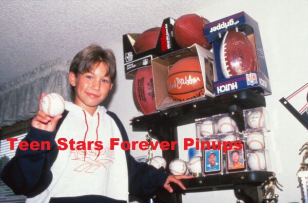 Jonathan Taylor Thomas photo vintage bedroom holding a baseball 1992