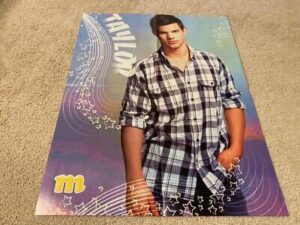 Taylor Lautner Selena Gomez teen magazine poster clipping M pockets pix Twilight