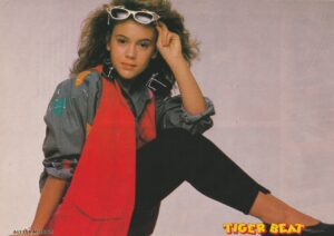 Alyssa Milano teen magazine pinup clipping sunglasses black pants floot Tiger Beat