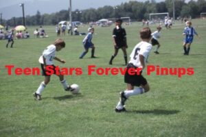 Jonathan Taylor Thomas 4×6 or 8×10 Photo vintage soccer game dribbling 90's child star age 12