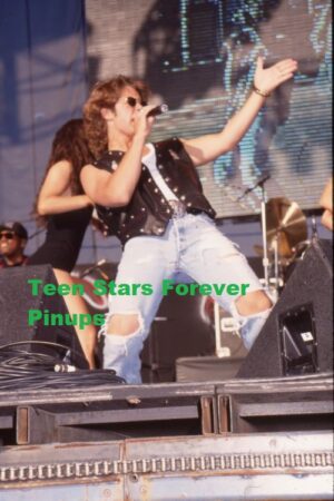 Joey Lawrence 4×6 or 8×10 Photo vintage ripped jeans stage tour teen idols Blossom sunglasses