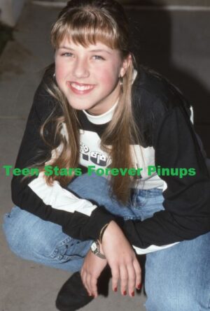 Jodie Sweetin 4×6 or 8×10 Photo squatting Full House teen idols 90's child star