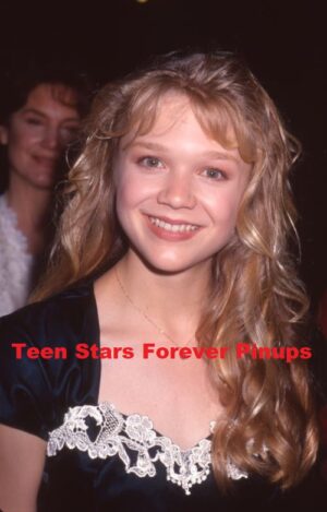 Ariana Richards 4×6 or 8×10 Photo vintage Jurassice Park close up curly hair teen idols young 90's