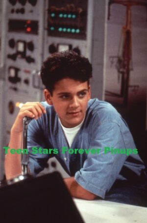 Robert Telfer 4×6 or 8×10 Photo Saved by the Bell New Class guys mic