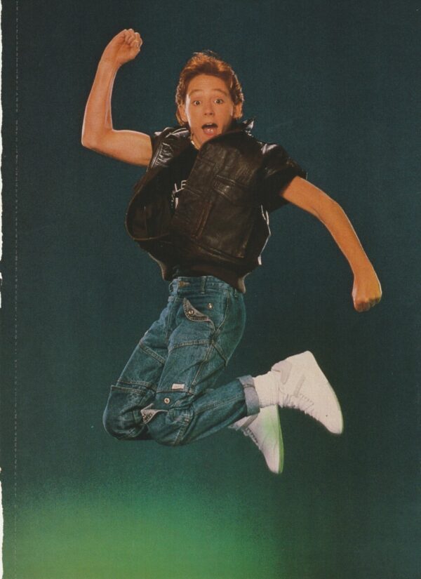 Scott Grimes jumping pinup pix teen idols