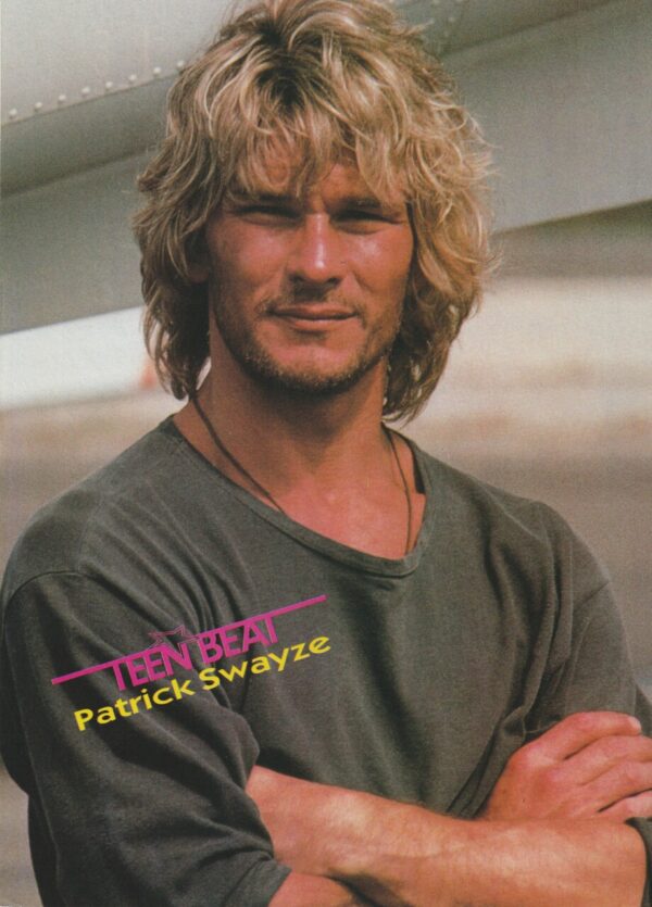 Patrick Swayze crossed arms green shirt pix outside