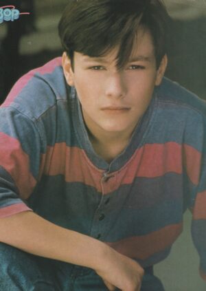 Edward Furlong teen magazine pinup squatting jeans pink purple shirt Bop