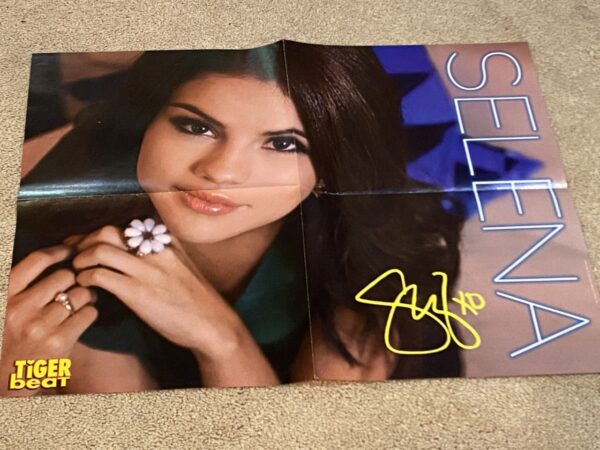 Zendaya Bella Thorne Selena Gomez teen magazine poster clipping Shake it up - Image 2