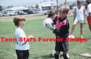 Jonathan Taylor Thomas 4×6 or 8×10 Photo vintage picture celebrity pix 90's teen idols soccer game goalie