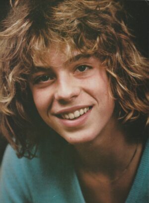 Leif Garrett teen magazine pinup clipping vintage headshot blue pix Teen Machine