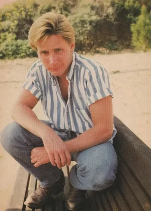 Emilio Estevez Mitch Gaylord teen magazine pinup clipping pix squatting jeans