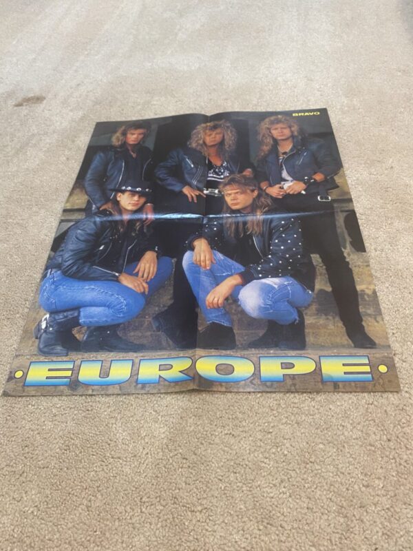 Europe teen magazine poster clipping ripped squatting Bravo pix