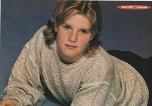 Zachery Ty Bryan teen magazine pinup clipping pix laying down Teen Machine Rare