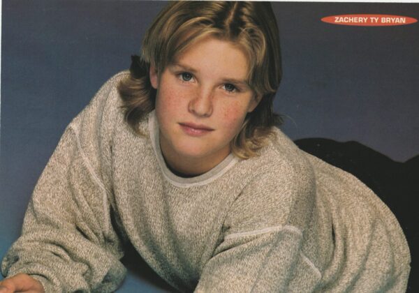 Zachery Ty Bryan teen magazine pinup clipping pix laying down Teen Machine Rare