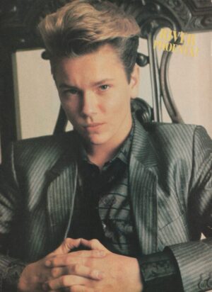 River Phoenix Alyssa Milano teen magazine pinup clipping headshot 80's hunk pix