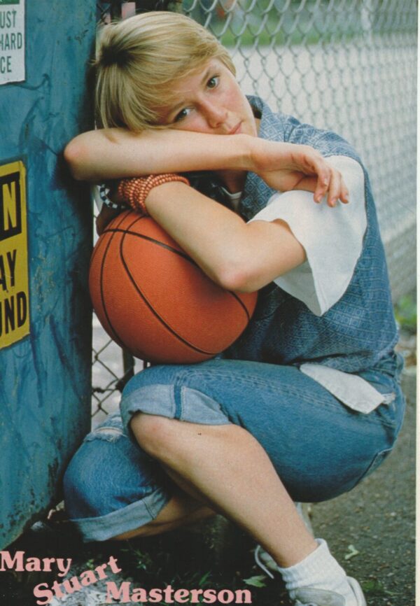 Rob Lowe Mary Stuart Masterson teen magazine pinup basketball Japan JPN pix - Image 2
