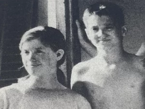 Elijah Wood Mary Kate Olsen Ashley Olsen teen pinup clipping shirtless pix 16