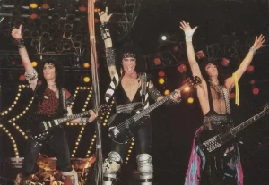 Eric Carr Kiss teen magazine pinup clipping Metallix stage show Cream 16 mag pix