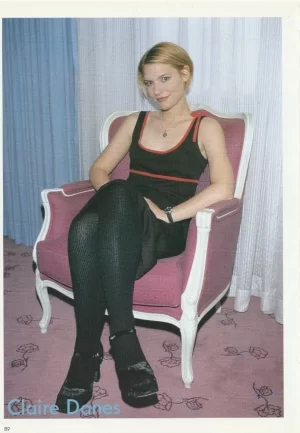 Claire Danes teen magazine pinup clipping Japan My so Called Life pink chair pix