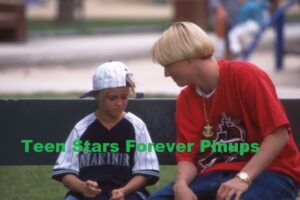 Aaron Carter Nick Carter 4×6 or 8×10 Photo vintage picture celebrity pix 90’s teen idols promo photo video shoot bench Backstreet Boys