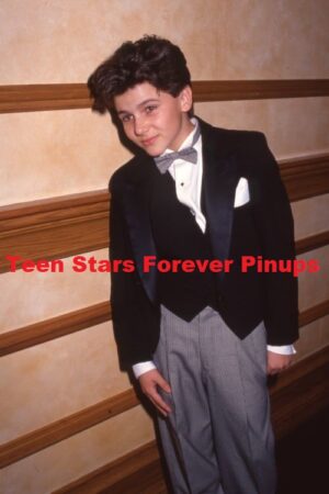 Jeremy Jackson 4×6 or 8×10 Photo vintage picture celebrity pix 90’s teen idols promo photo shoot young boy suit and tie