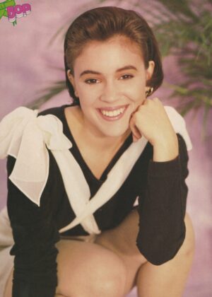 Alyssa Milano teen magazine pinup clipping squatting black shirt Bop