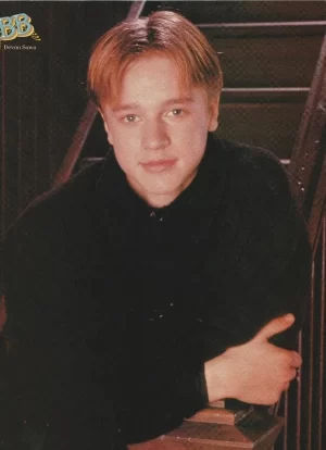 Devon Sawa Backstreet Boys teen magazine pinup Night of the Twisters staircase