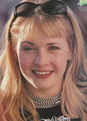 Melissa Joan Hart teen magazine pinup clipping sunglasses actress Sabrina pix