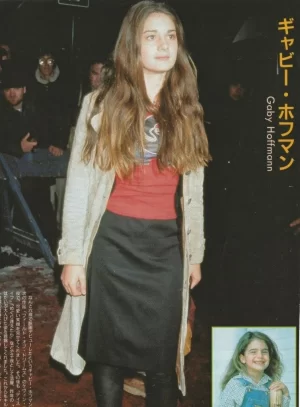 Gaby Hoffmann Brad Pitt teen magazine pinup clipping Japan younger years pix