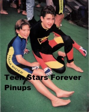 Omri Katz 4×6 or 8×10 Photo vintage picture celebrity pix 90’s teen idols modeling tight jeans legs open sexy pose