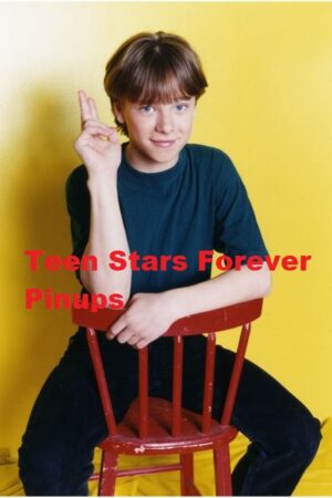 Jonathan Jackson 4×6 or 8×10 Photo vintage picture celebrity pix 90’s teen idols modeling jeans red chair legs open sexy pose